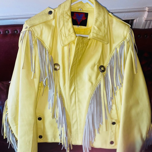 Vintage WOMENS yellow leather motorcycle jacket - Picture 8 of 9